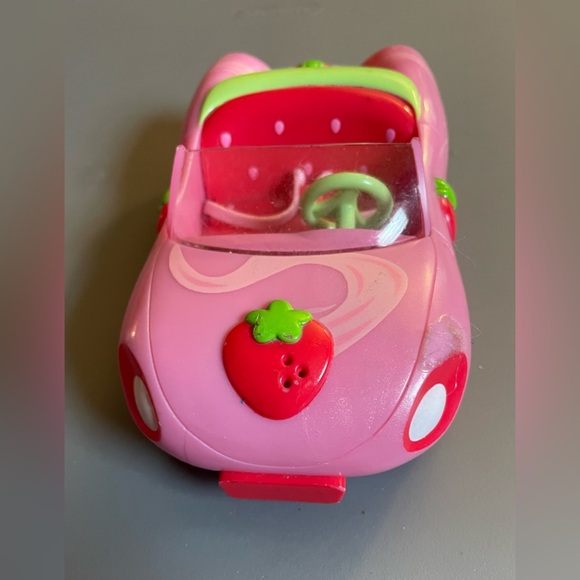 Strawberry Shortcake Other - Hasbro Strawberry Shortcake Doll 2008 Toy Convertible Car Plastic 6 1/2”